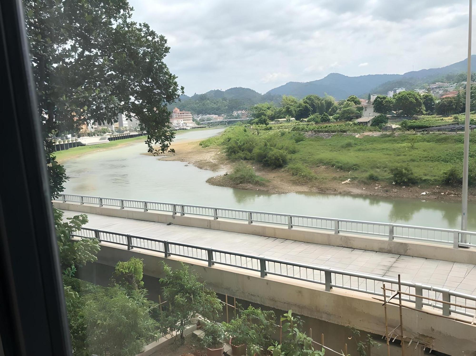 Tit Mit Homestay กาวบั่ง ภายนอก รูปภาพ